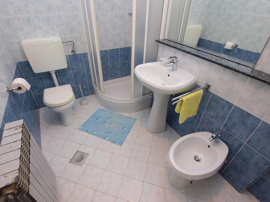 Apartments Milan 1457 Ровин Екстериор снимка