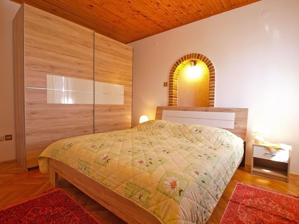 Apartments Milan 1457 Ровин Екстериор снимка