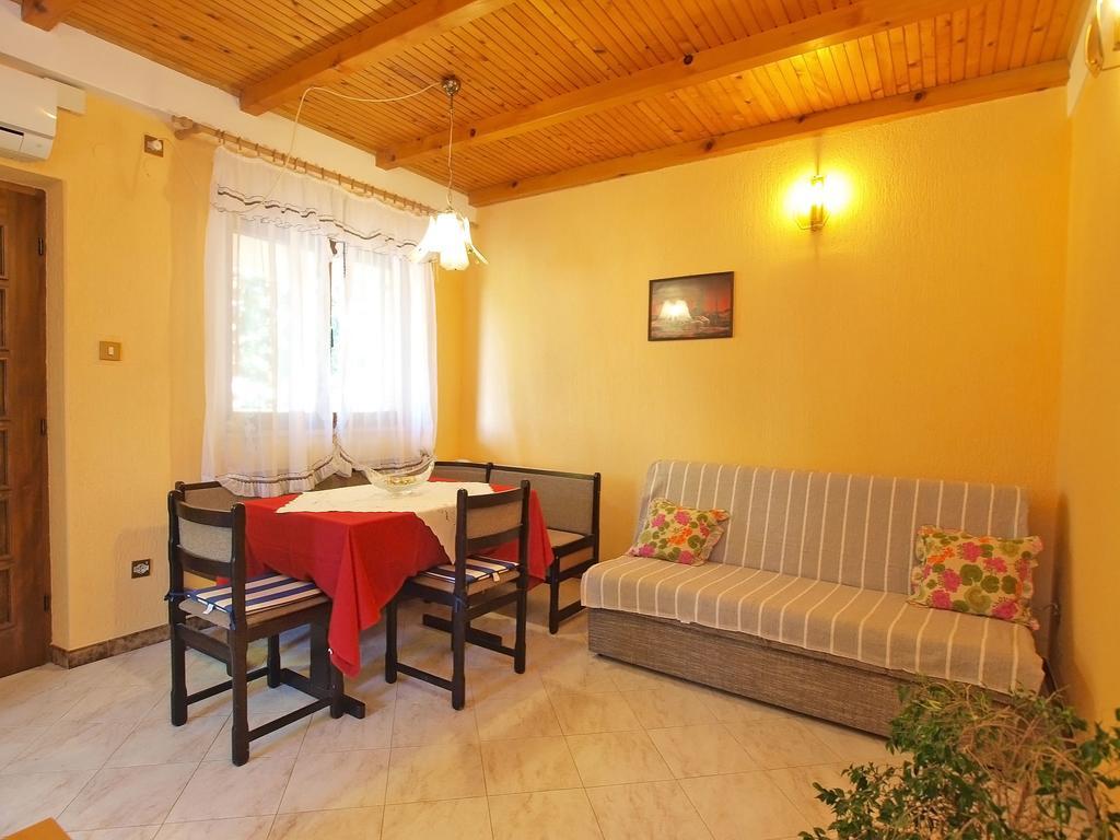 Apartments Milan 1457 Ровин Екстериор снимка